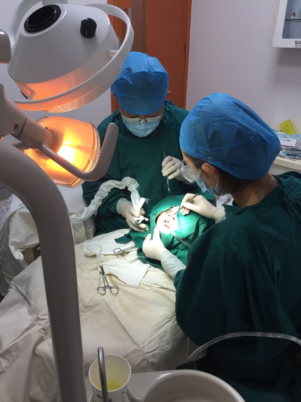 手术放大镜怎么选奥谱教你在购买手术放大镜时，你必须知道的7个技巧_https://www.jmylbn.com_新闻资讯_第1张